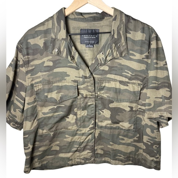 Sanctuary Women’s Camouflage Short Sleeve Button Snap Shirt with Pockets size M - Picture 1 of 11